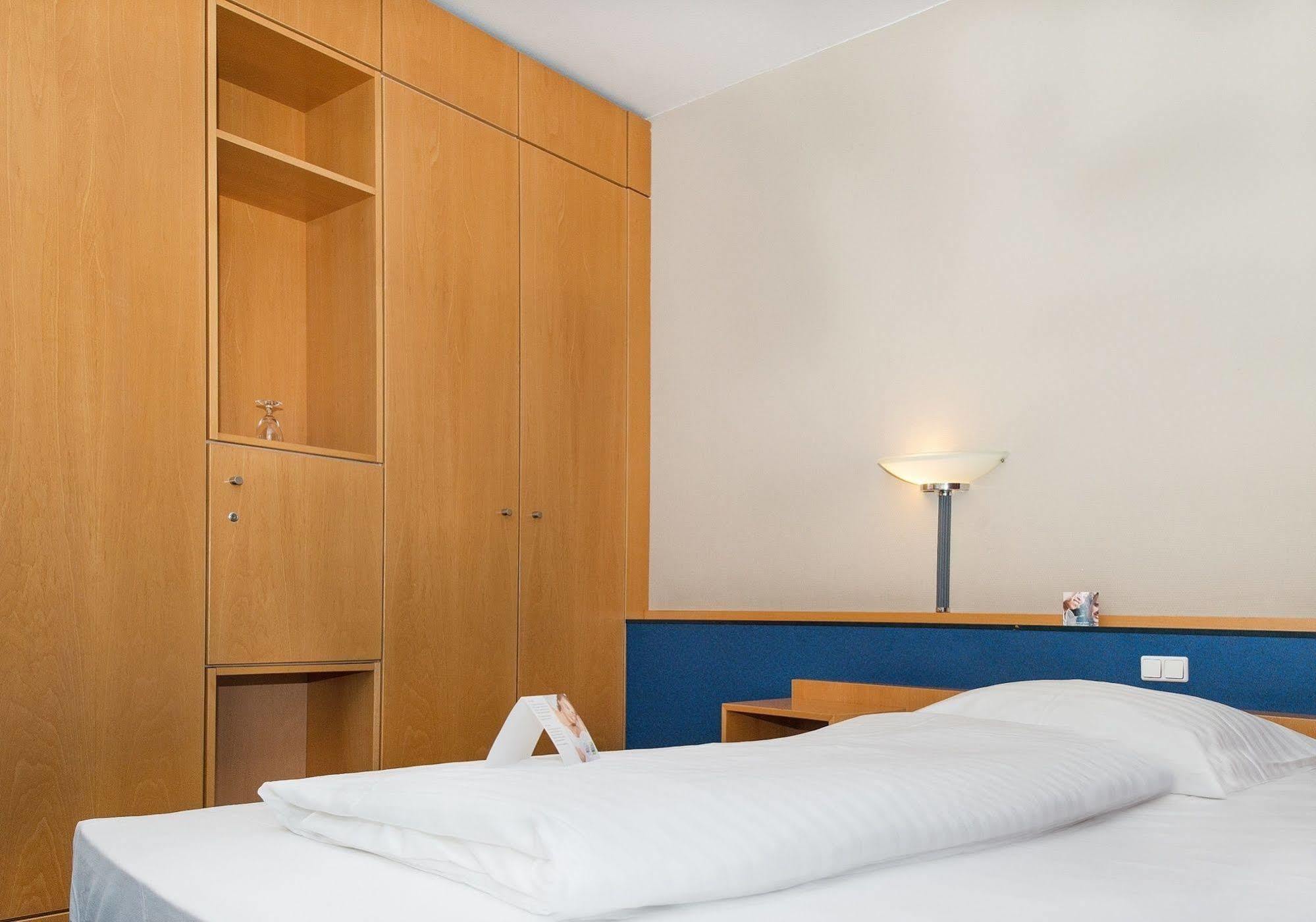 Novum Hotel Kavalier Wenen Buitenkant foto